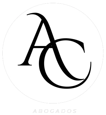Logotipo de Abogados Chova en blanco
